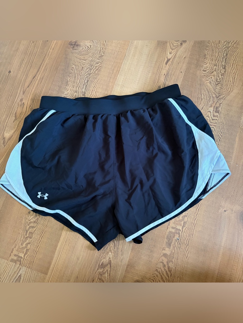 Under Armour Women's Black Running Shorts with White Trim 1X heat gear workout